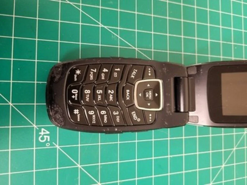 Samsung SPH-A640 Flip Phone Portable Dualband Tri-mode Phone Parts Repair Untest